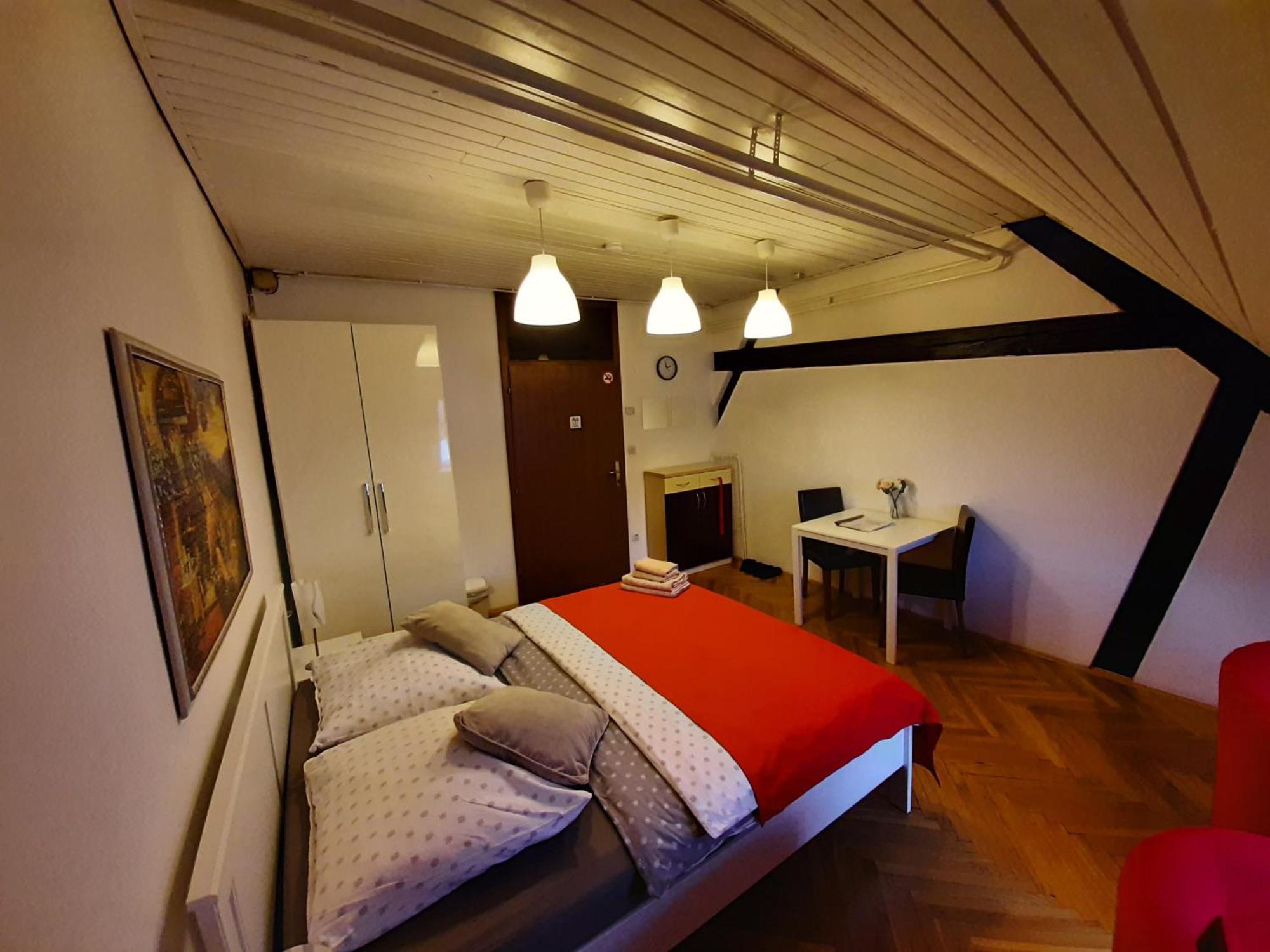 Viksi Hostel Ljubljana Chambre photo