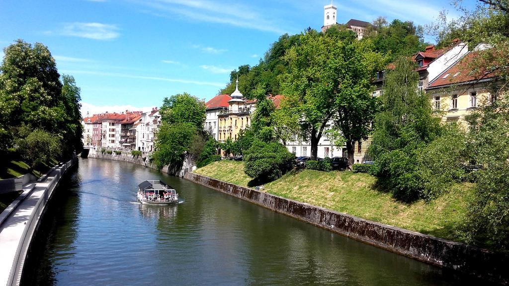 Viksi Hostel Ljubljana Extérieur photo